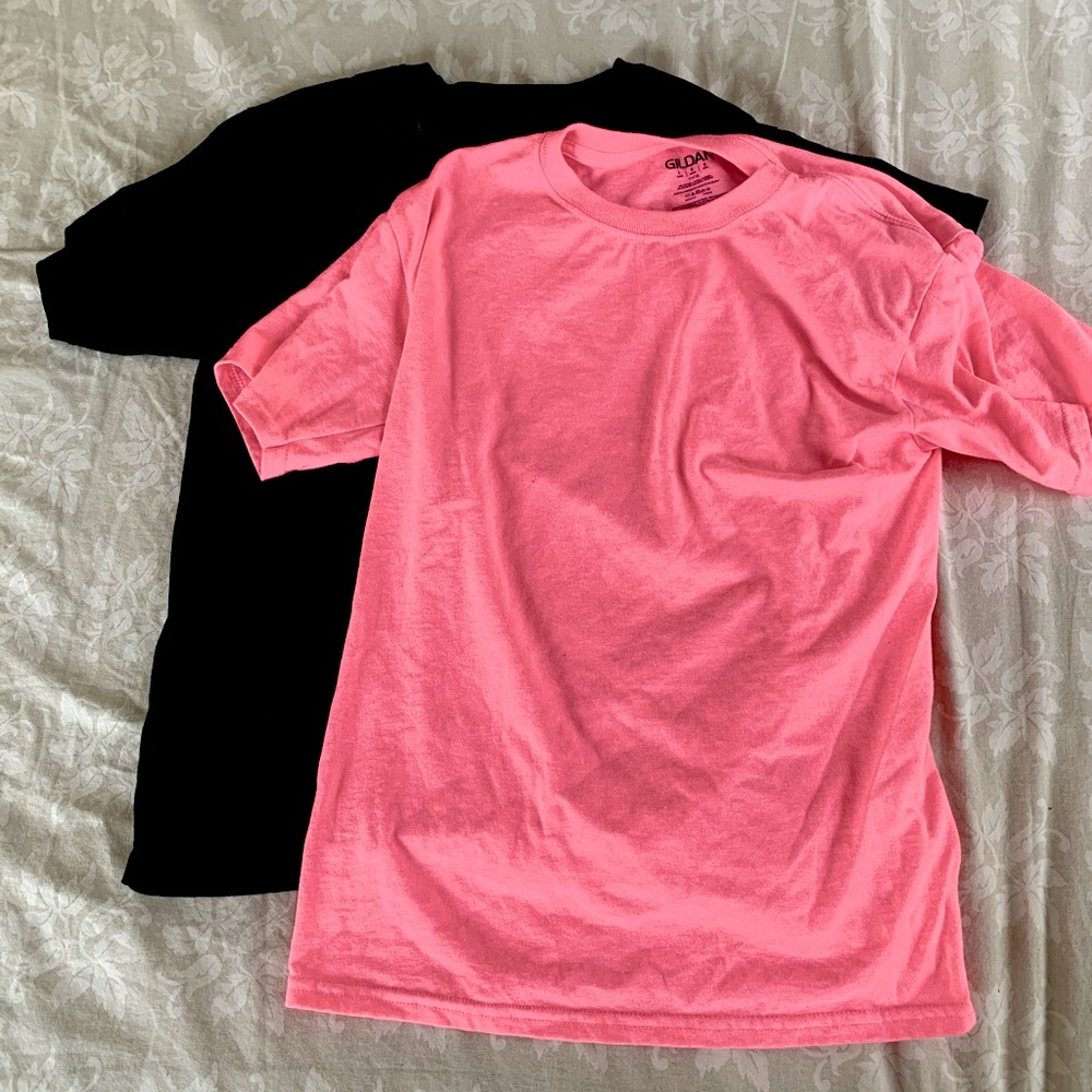 Gildan t-shirt bundle pink and white
